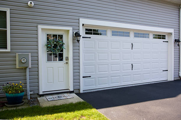 24/7 Emergency Garage Door Panel Replacement experts in Geneva, NE